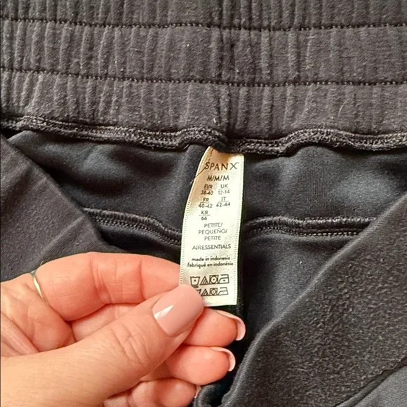 Halara Airessential Petite Wide Leg Pant, Size Medium - Picture 2 of 4